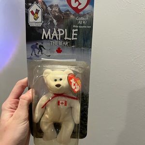 Ty MAPLE the bear Beanie Baby